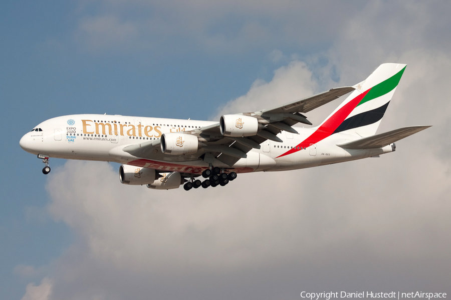 Emirates Airbus A380-861 (A6-EEC) | Photo 620335