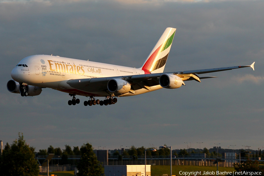 Emirates Airbus A380-861 (A6-EEC) | Photo 187384