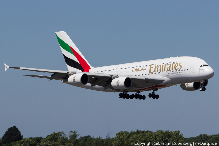 Emirates Airbus A380-861 (A6-EEC) | Photo 257286