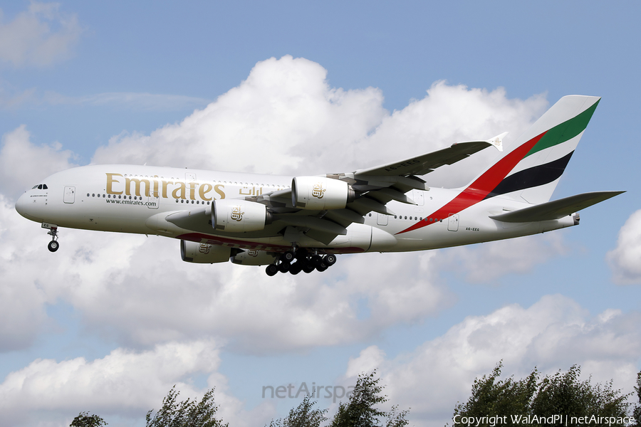 Emirates Airbus A380-861 (A6-EEG) | Photo 520363