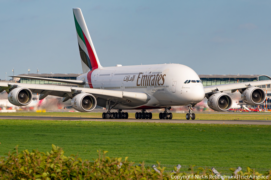 Emirates Airbus A380-861 (A6-EEH) | Photo 530115