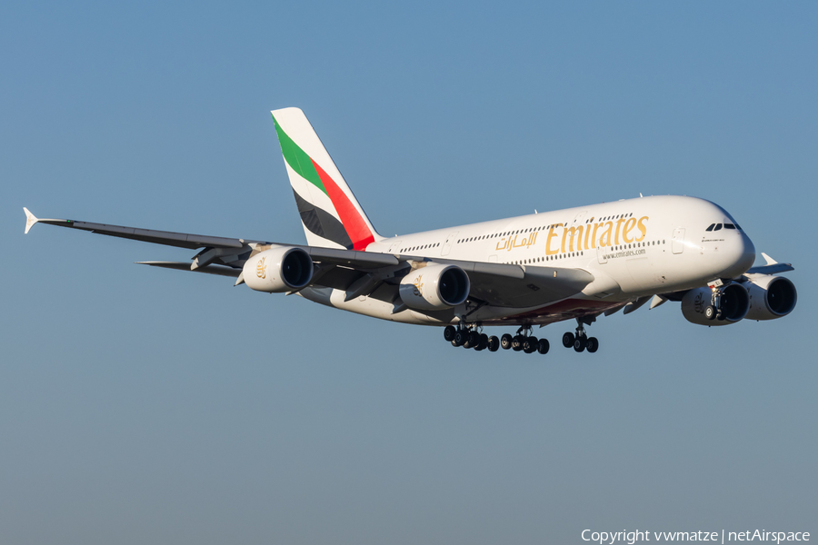 Emirates Airbus A380-861 (A6-EEI) | Photo 606069