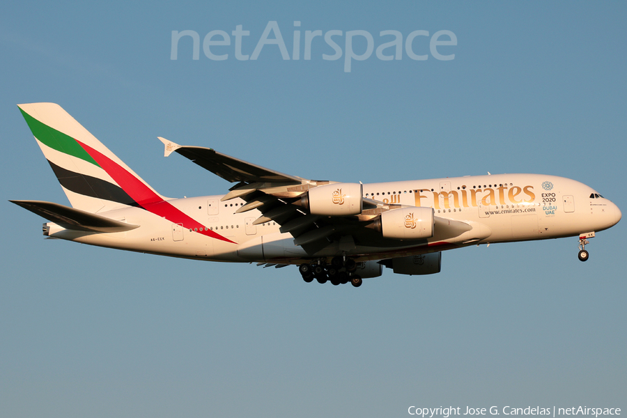 Emirates Airbus A380-861 (A6-EEK) | Photo 119219