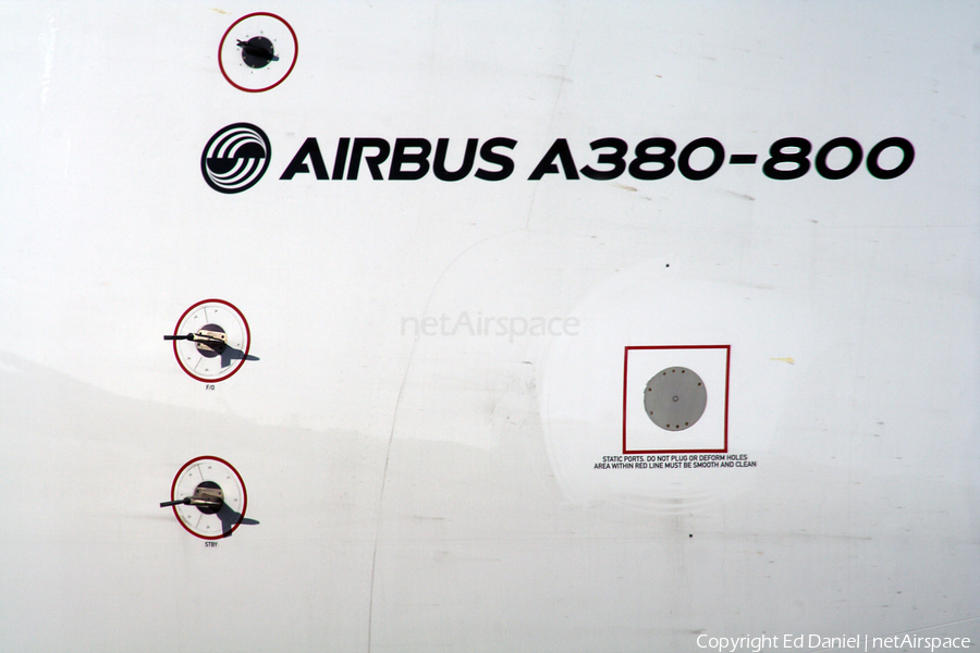 Emirates Airbus A380-861 (A6-EES) | Photo 44737