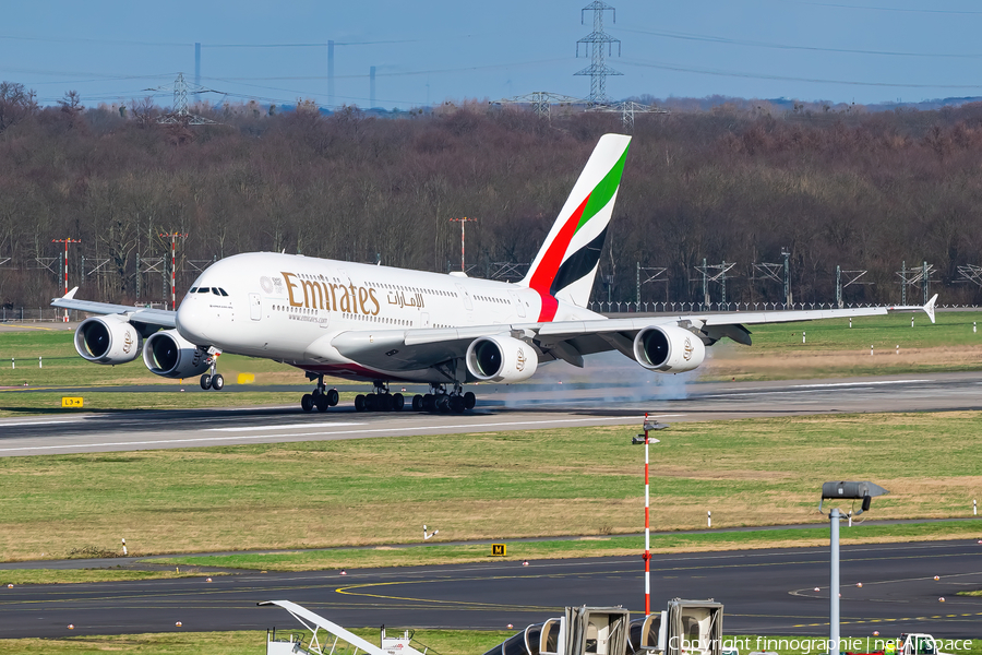 Emirates Airbus A380-861 (A6-EEV) | Photo 495502