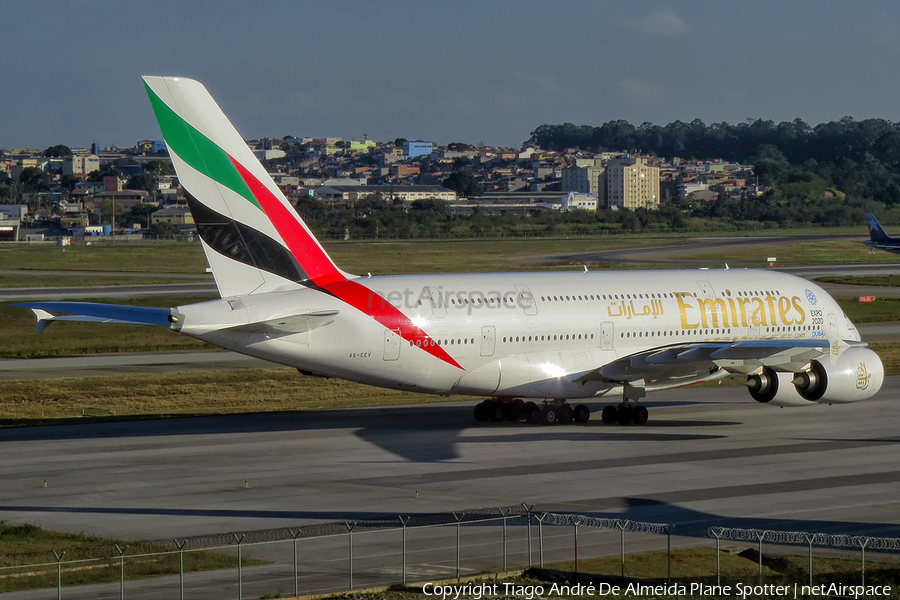 Emirates Airbus A380-861 (A6-EEV) | Photo 403024