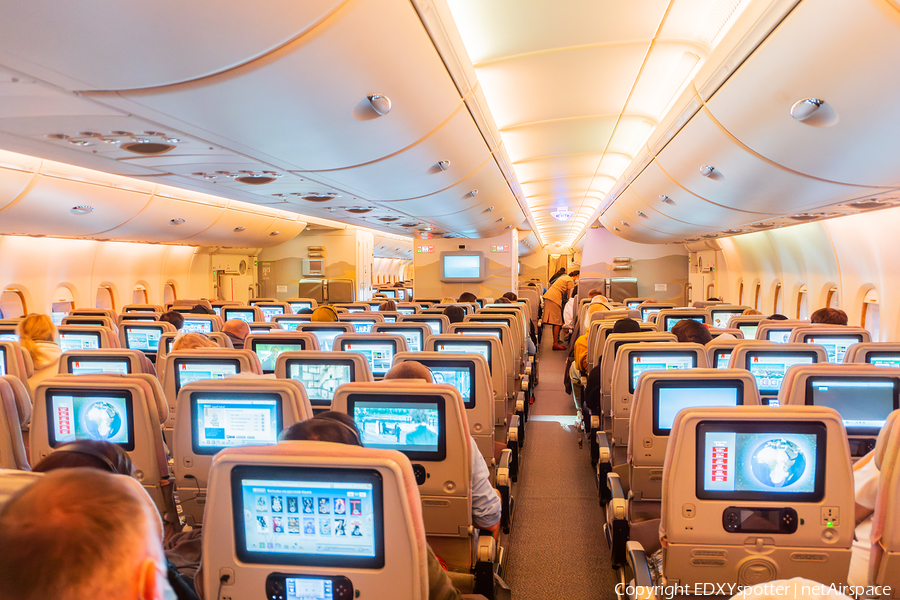 Emirates Airbus A380-861 (A6-EEV) | Photo 492746