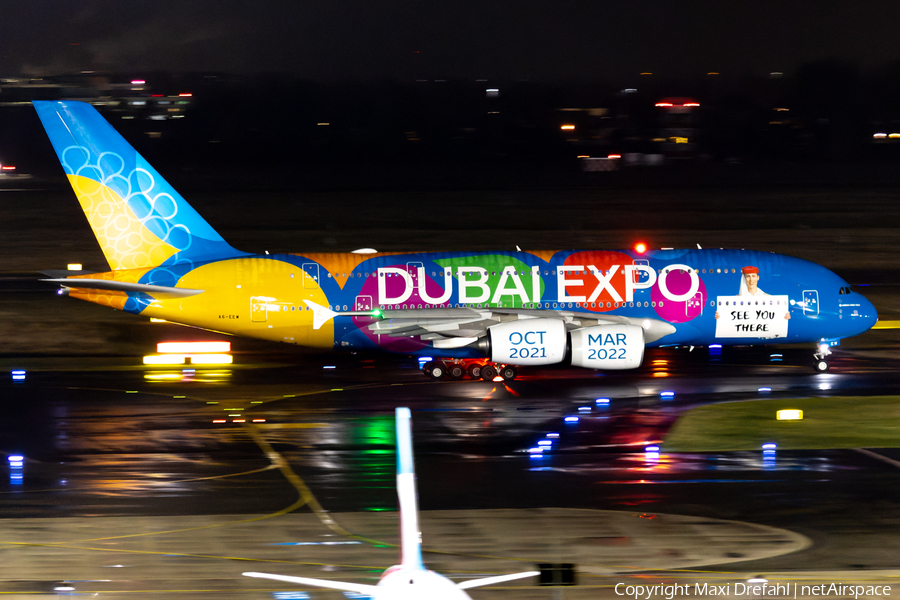 Emirates Airbus A380-861 (A6-EEW) | Photo 489802