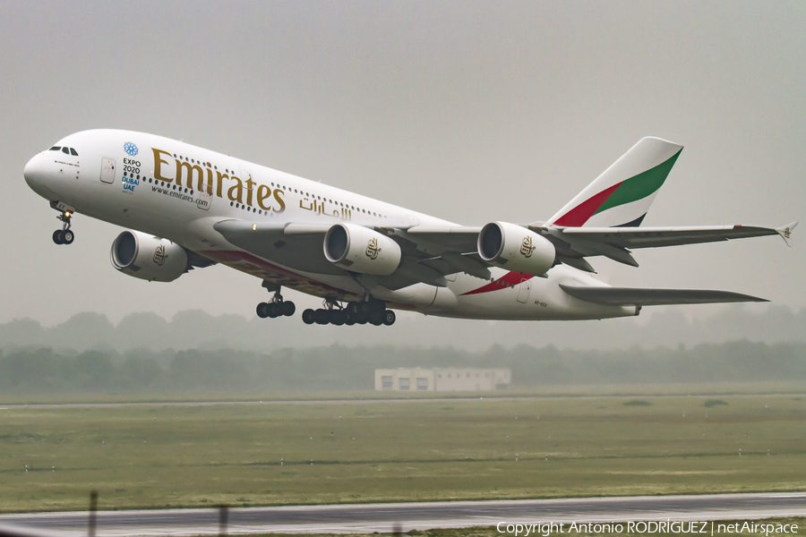Emirates Airbus A380-861 (A6-EEX) | Photo 379200