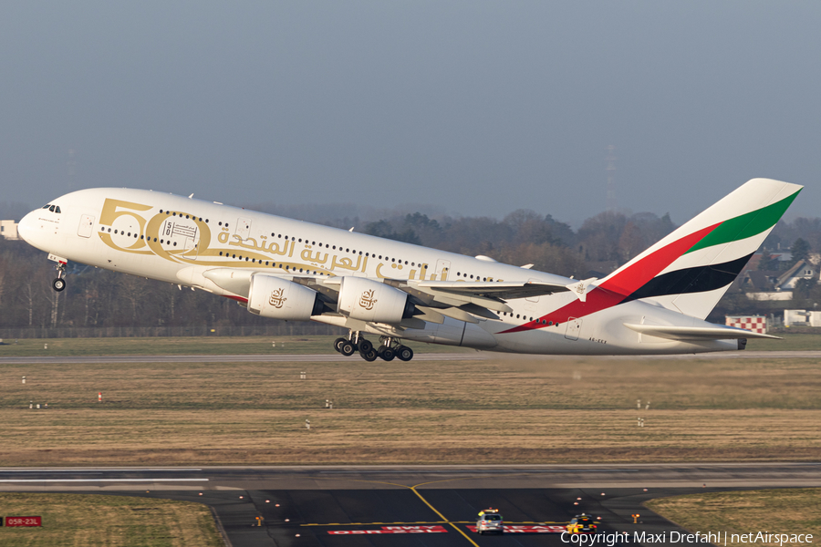 Emirates Airbus A380-861 (A6-EEX) | Photo 489804