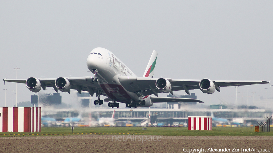 Emirates Airbus A380-861 (A6-EEZ) | Photo 447358