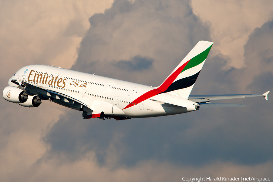 Emirates Airbus A380-861 (A6-EEZ) | Photo 300850