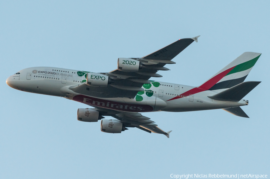 Emirates Airbus A380-861 (A6-EEZ) | Photo 269350