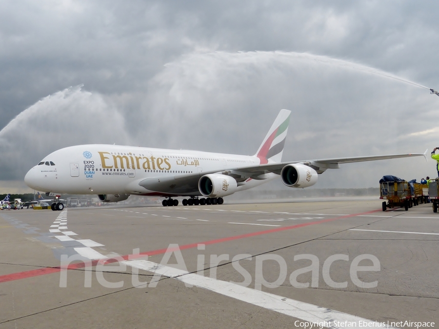 Emirates Airbus A380-861 (A6-EEZ) | Photo 273859