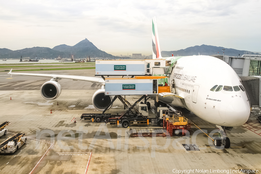 Emirates Airbus A380-861 (A6-EEZ) | Photo 427010