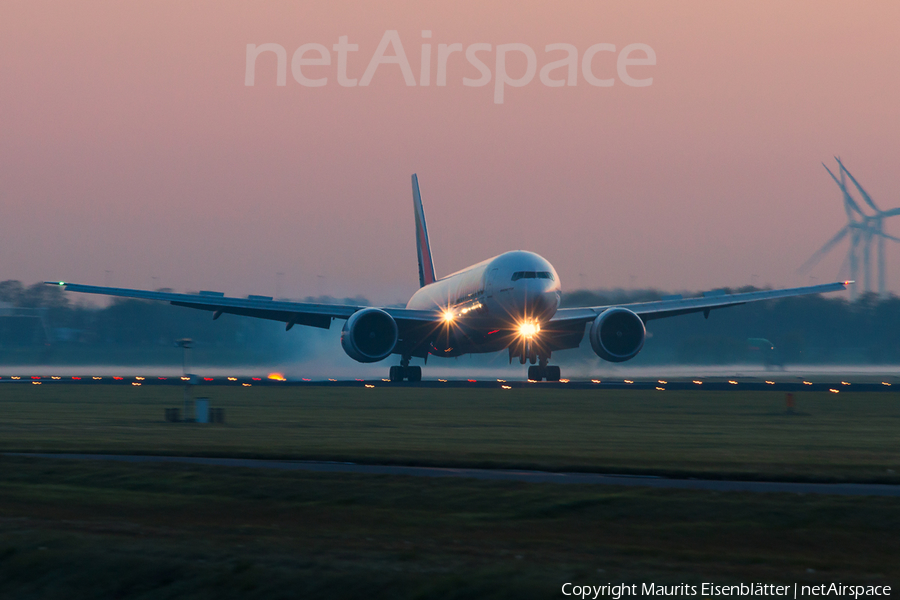 Emirates SkyCargo Boeing 777-F1H (A6-EFF) | Photo 112855
