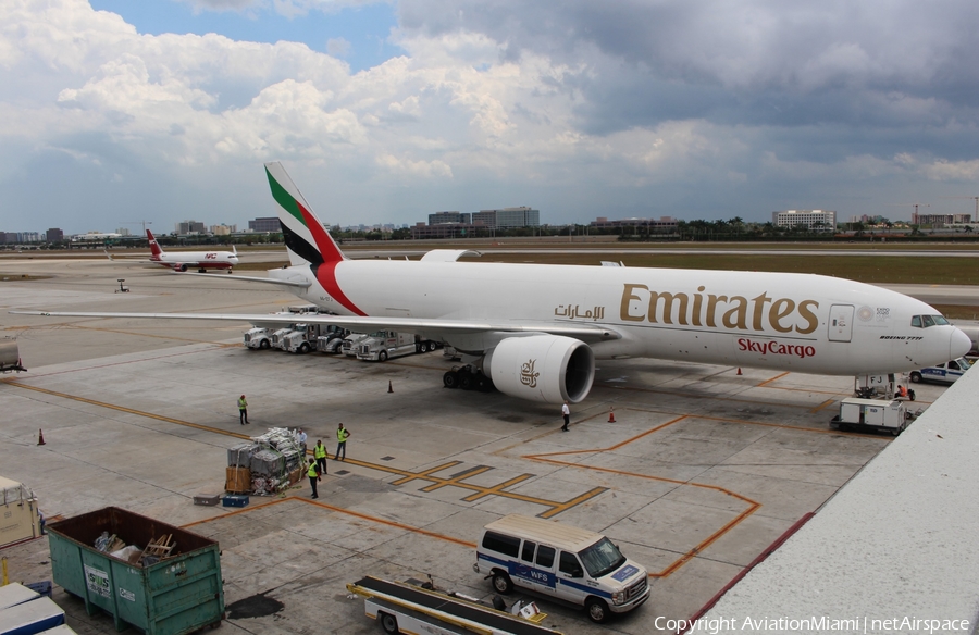 Emirates SkyCargo Boeing 777-F1H (A6-EFJ) | Photo 235739