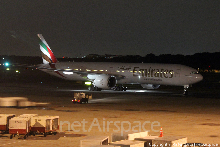 Emirates Boeing 777-31H(ER) (A6-EGA) | Photo 360696