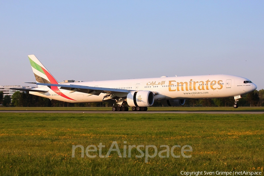 Emirates Boeing 777-31H(ER) (A6-EGA) | Photo 107730