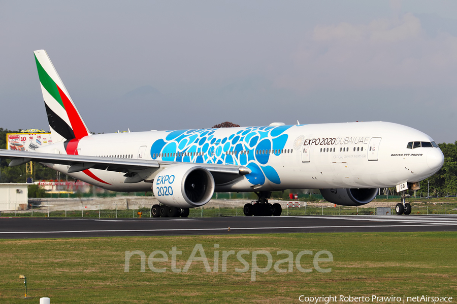 Emirates Boeing 777-31H(ER) (A6-EGB) | Photo 378443