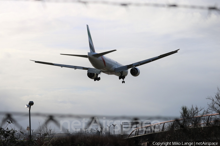 Emirates Boeing 777-31H(ER) (A6-EGB) | Photo 146526
