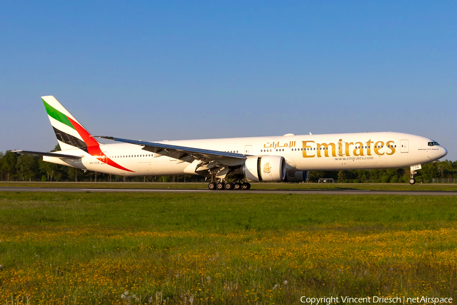 Emirates Boeing 777-31H(ER) (A6-EGB) | Photo 569820