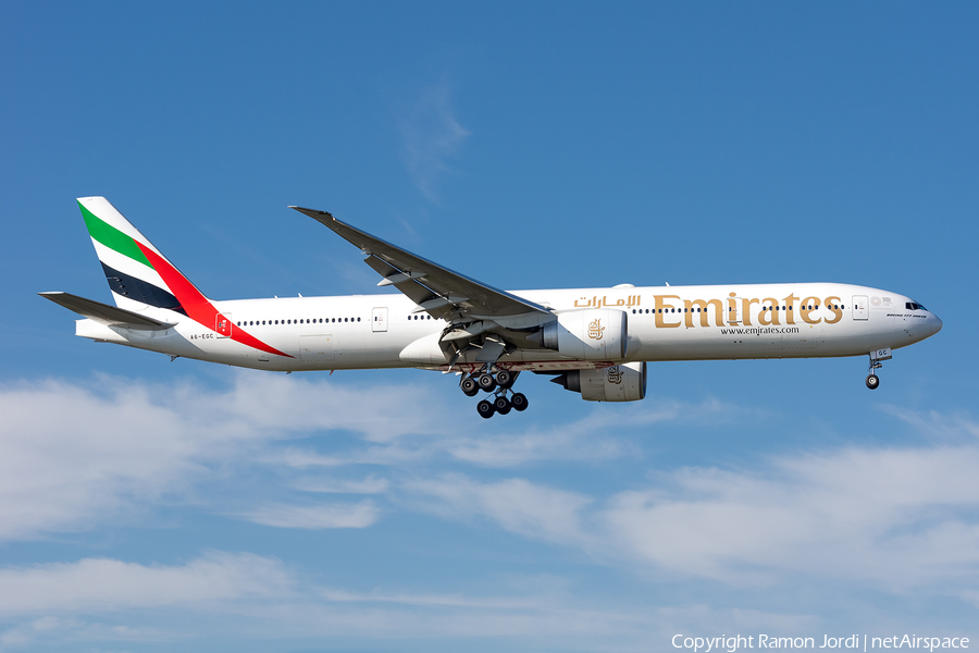 Emirates Boeing 777-31H(ER) (A6-EGC) | Photo 419588