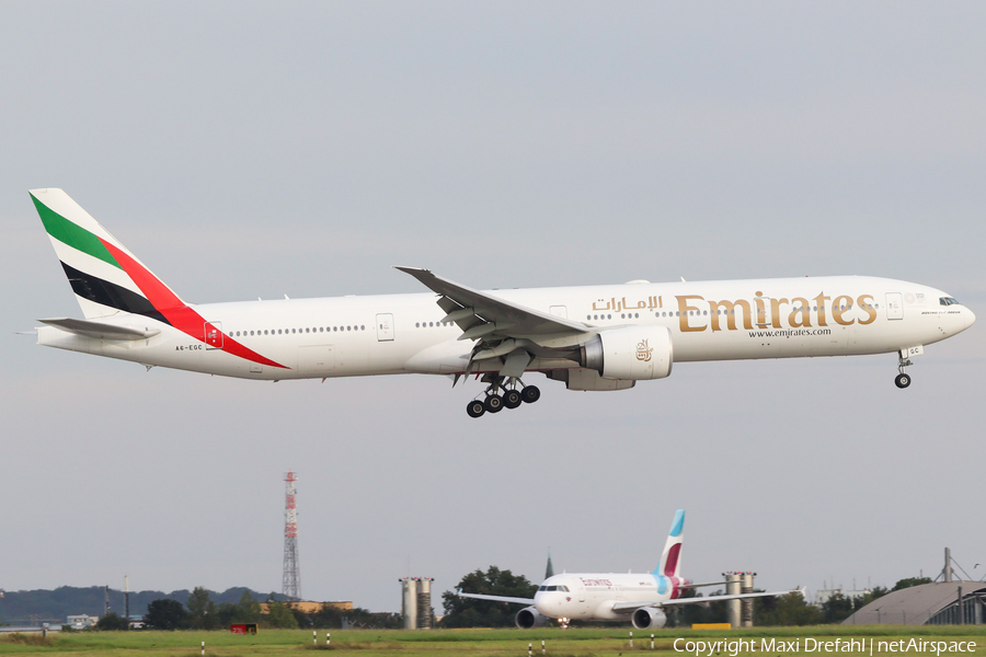 Emirates Boeing 777-31H(ER) (A6-EGC) | Photo 484359