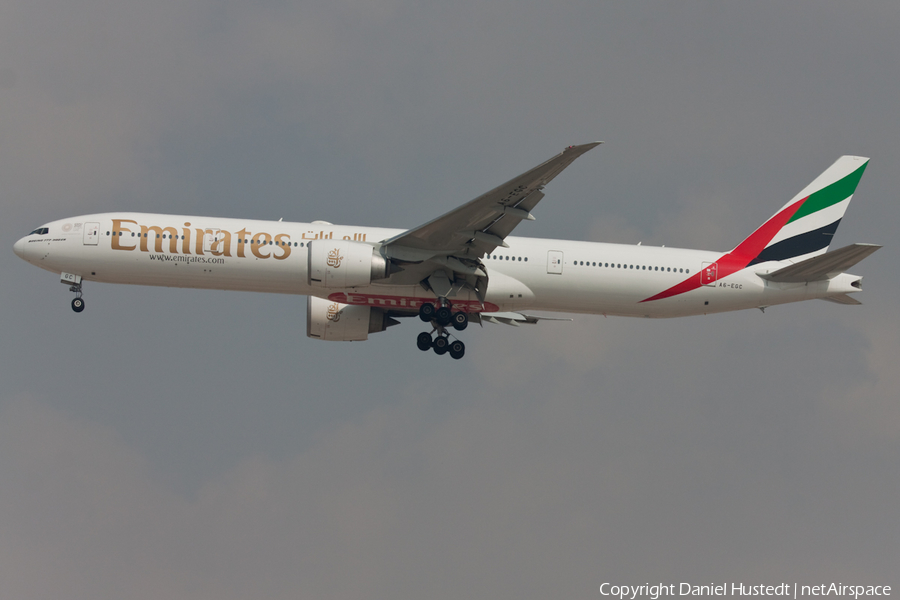 Emirates Boeing 777-31H(ER) (A6-EGC) | Photo 417914