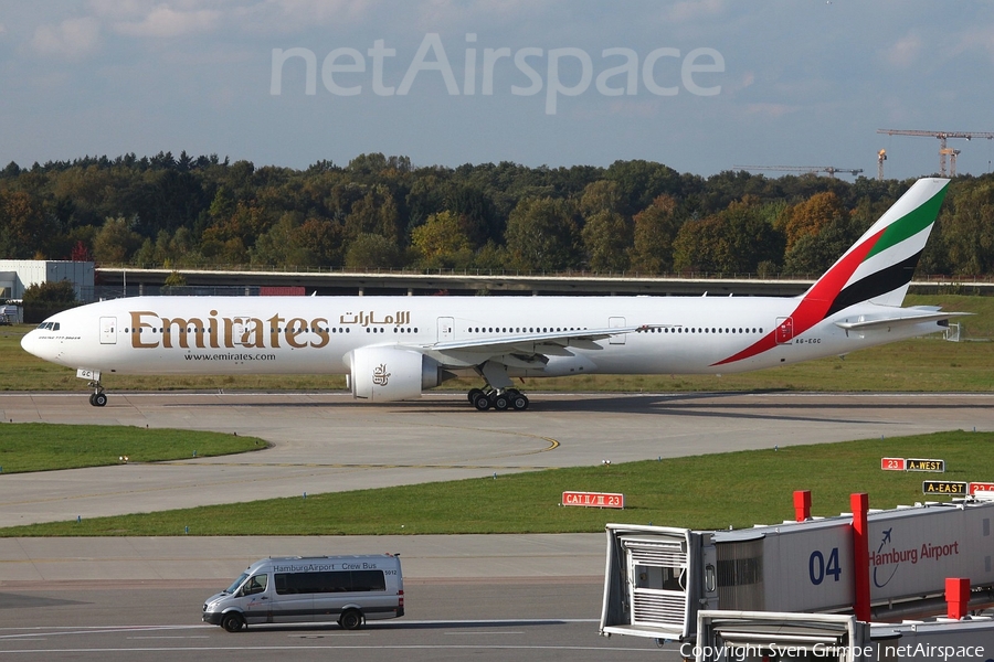Emirates Boeing 777-31H(ER) (A6-EGC) | Photo 32982