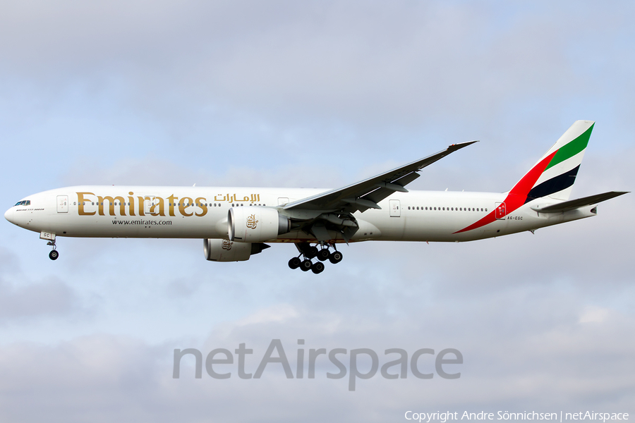 Emirates Boeing 777-31H(ER) (A6-EGC) | Photo 43713