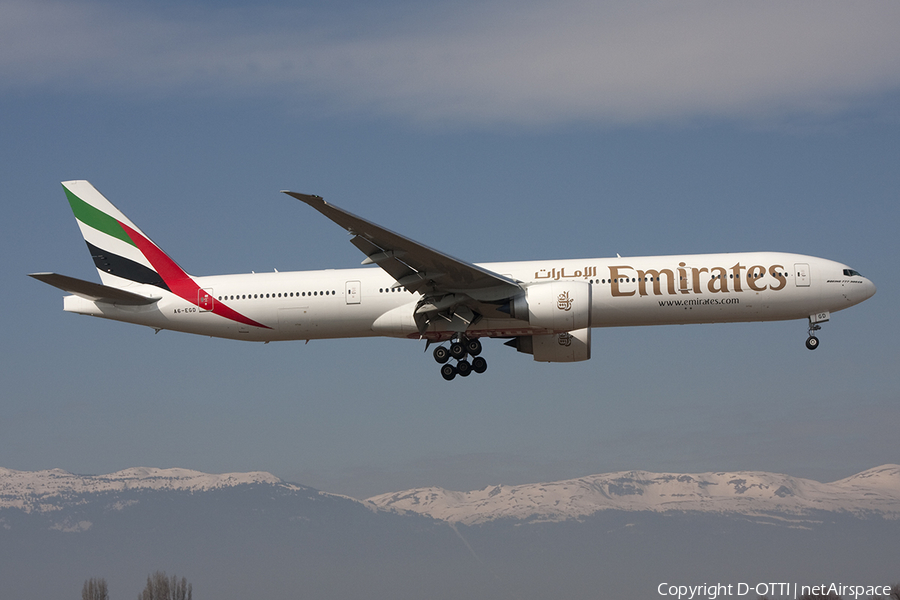 Emirates Boeing 777-31H(ER) (A6-EGD) | Photo 376347