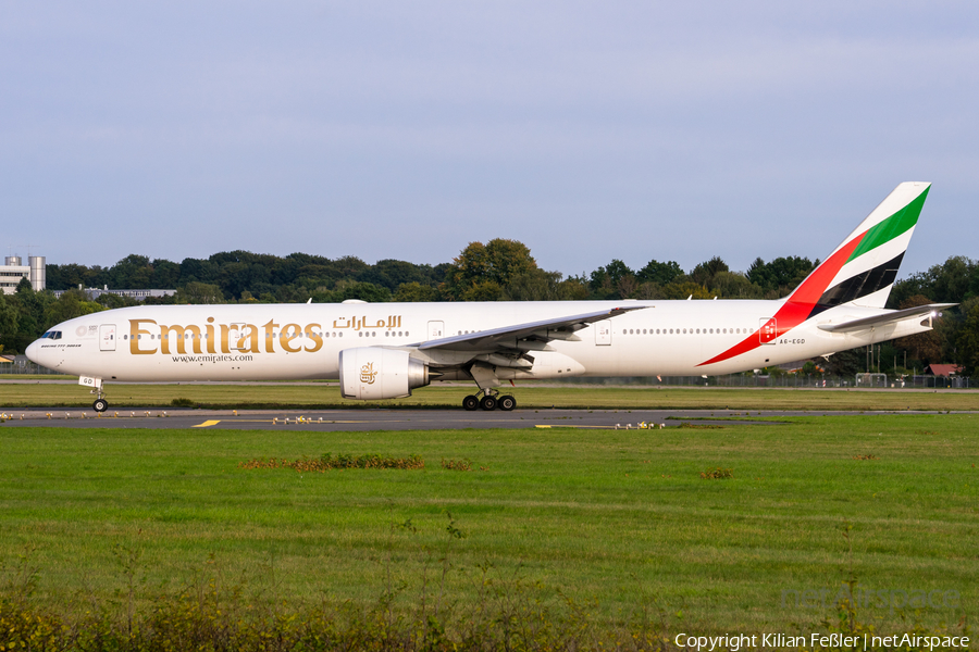 Emirates Boeing 777-31H(ER) (A6-EGD) | Photo 415575