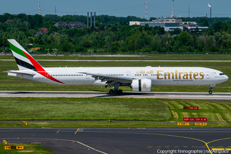 Emirates Boeing 777-31H(ER) (A6-EGE) | Photo 450887