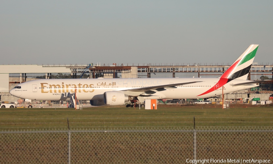 Emirates Boeing 777-31H(ER) (A6-EGE) | Photo 605388