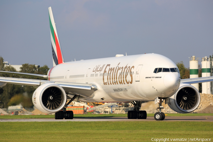 Emirates Boeing 777-31H(ER) (A6-EGF) | Photo 423364