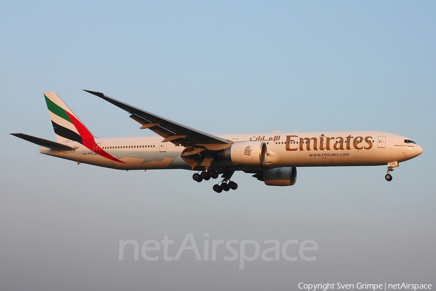 Emirates Boeing 777-31H(ER) (A6-EGH) | Photo 74771
