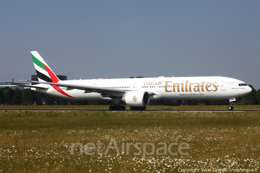 Emirates Boeing 777-31H(ER) (A6-EGH) | Photo 248202
