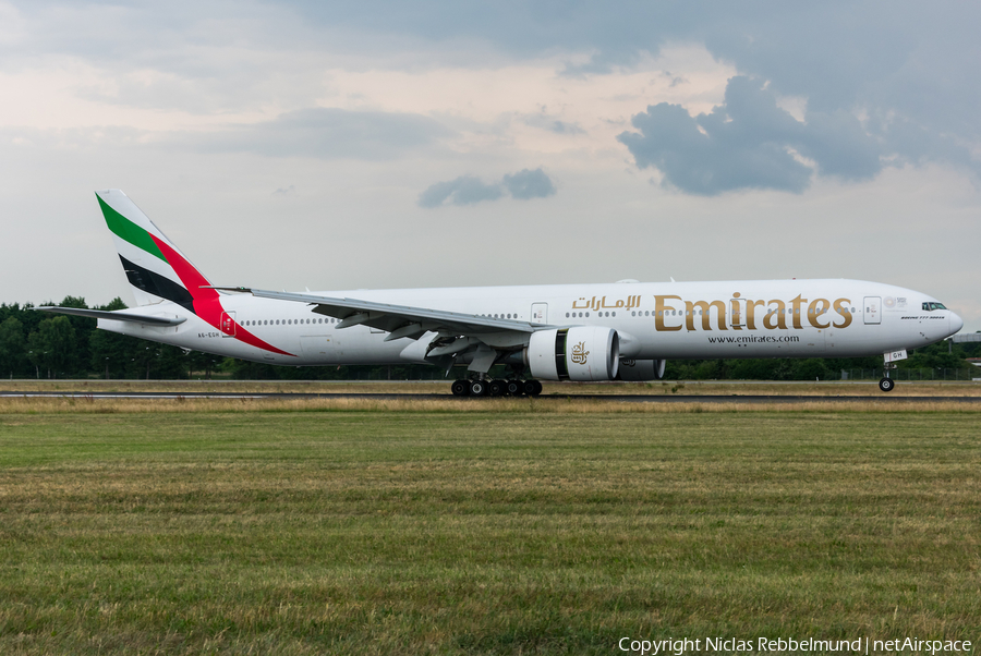 Emirates Boeing 777-31H(ER) (A6-EGH) | Photo 248460