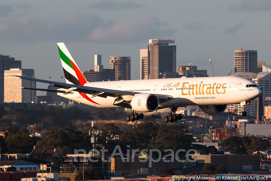 Emirates Boeing 777-31H(ER) (A6-EGH) | Photo 389875