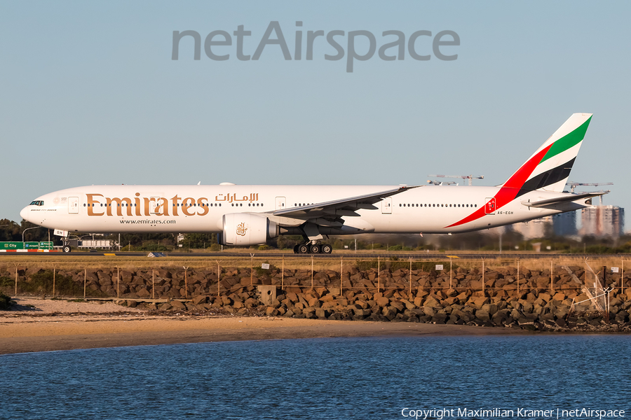 Emirates Boeing 777-31H(ER) (A6-EGH) | Photo 390290