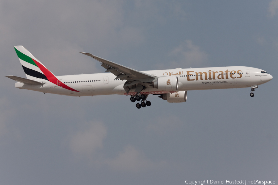 Emirates Boeing 777-31H(ER) (A6-EGI) | Photo 418096