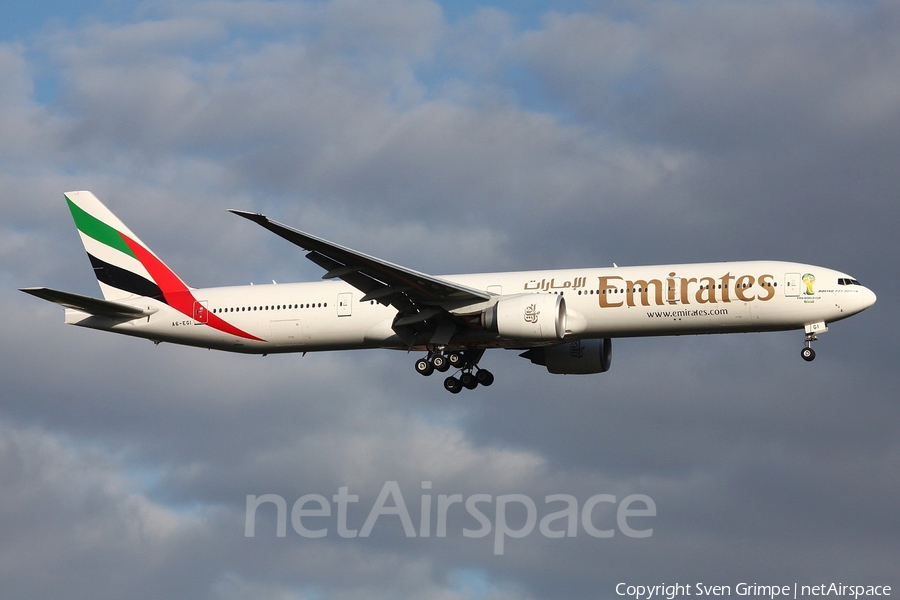 Emirates Boeing 777-31H(ER) (A6-EGI) | Photo 50455