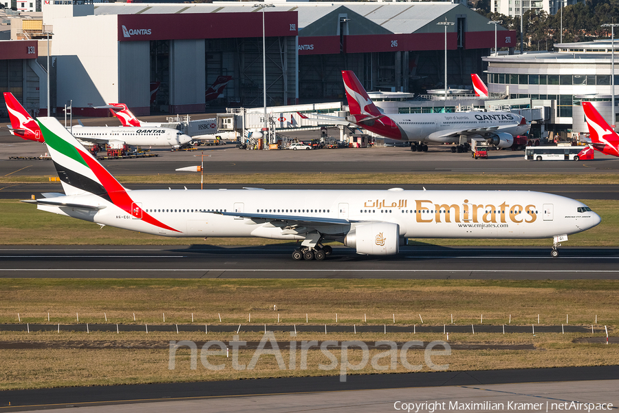 Emirates Boeing 777-31H(ER) (A6-EGI) | Photo 389837