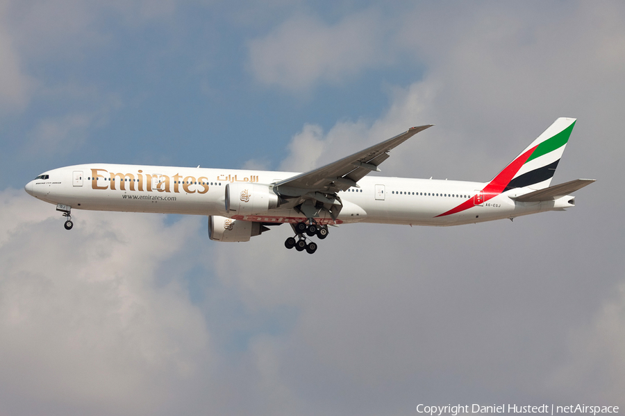 Emirates Boeing 777-31H(ER) (A6-EGJ) | Photo 620337