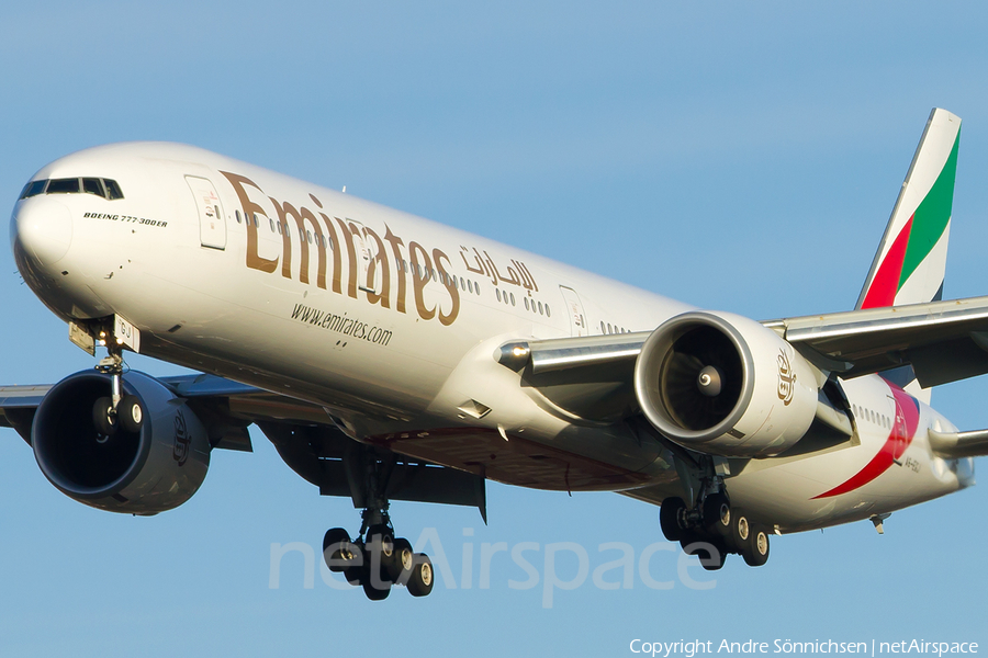 Emirates Boeing 777-31H(ER) (A6-EGJ) | Photo 36190