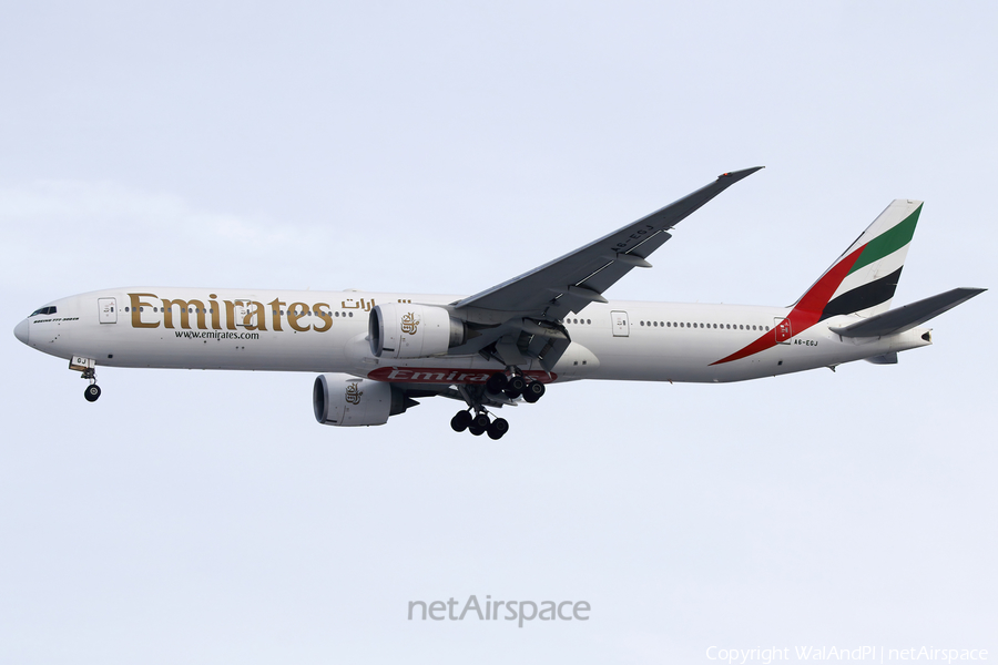 Emirates Boeing 777-31H(ER) (A6-EGJ) | Photo 659967