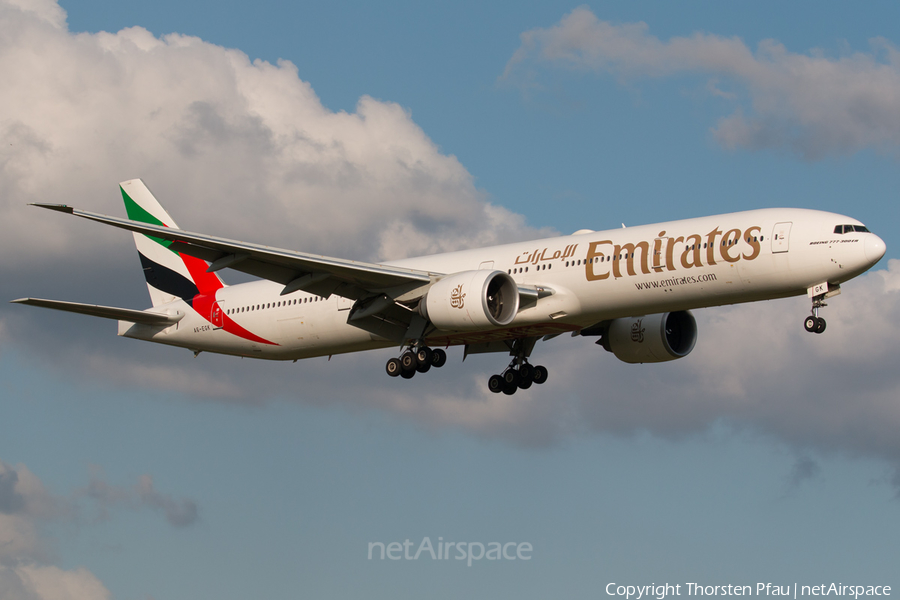Emirates Boeing 777-31H(ER) (A6-EGK) | Photo 81684