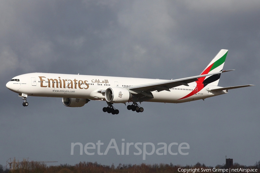 Emirates Boeing 777-31H(ER) (A6-EGK) | Photo 16220