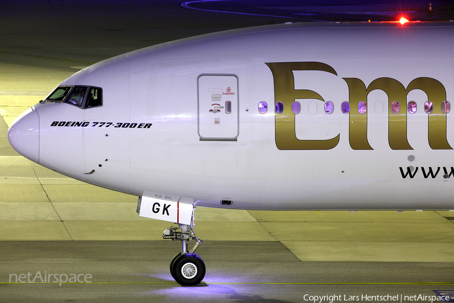Emirates Boeing 777-31H(ER) (A6-EGK) | Photo 87028